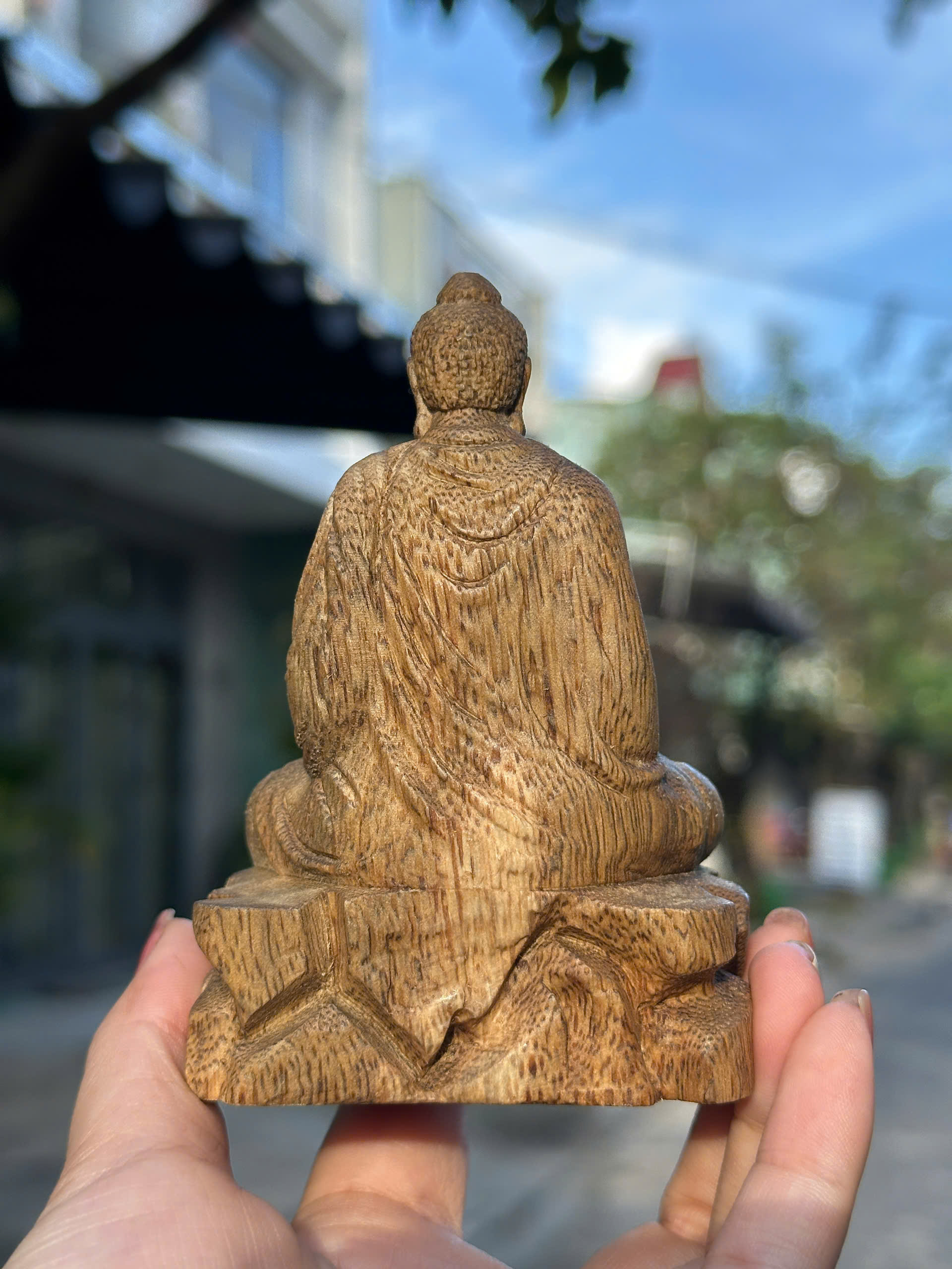 Phật thích ca trầm hương