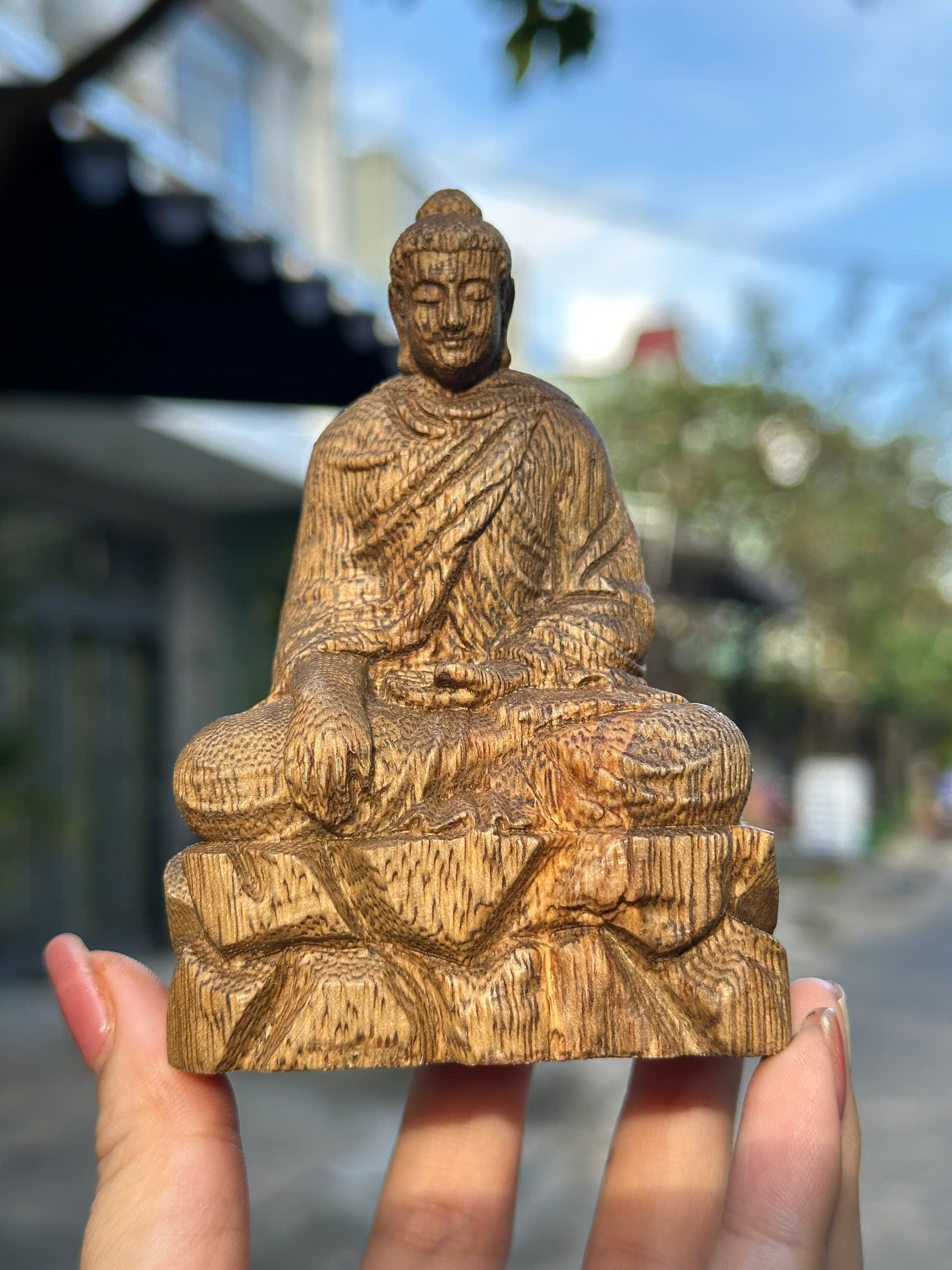 Phật thích ca trầm hương