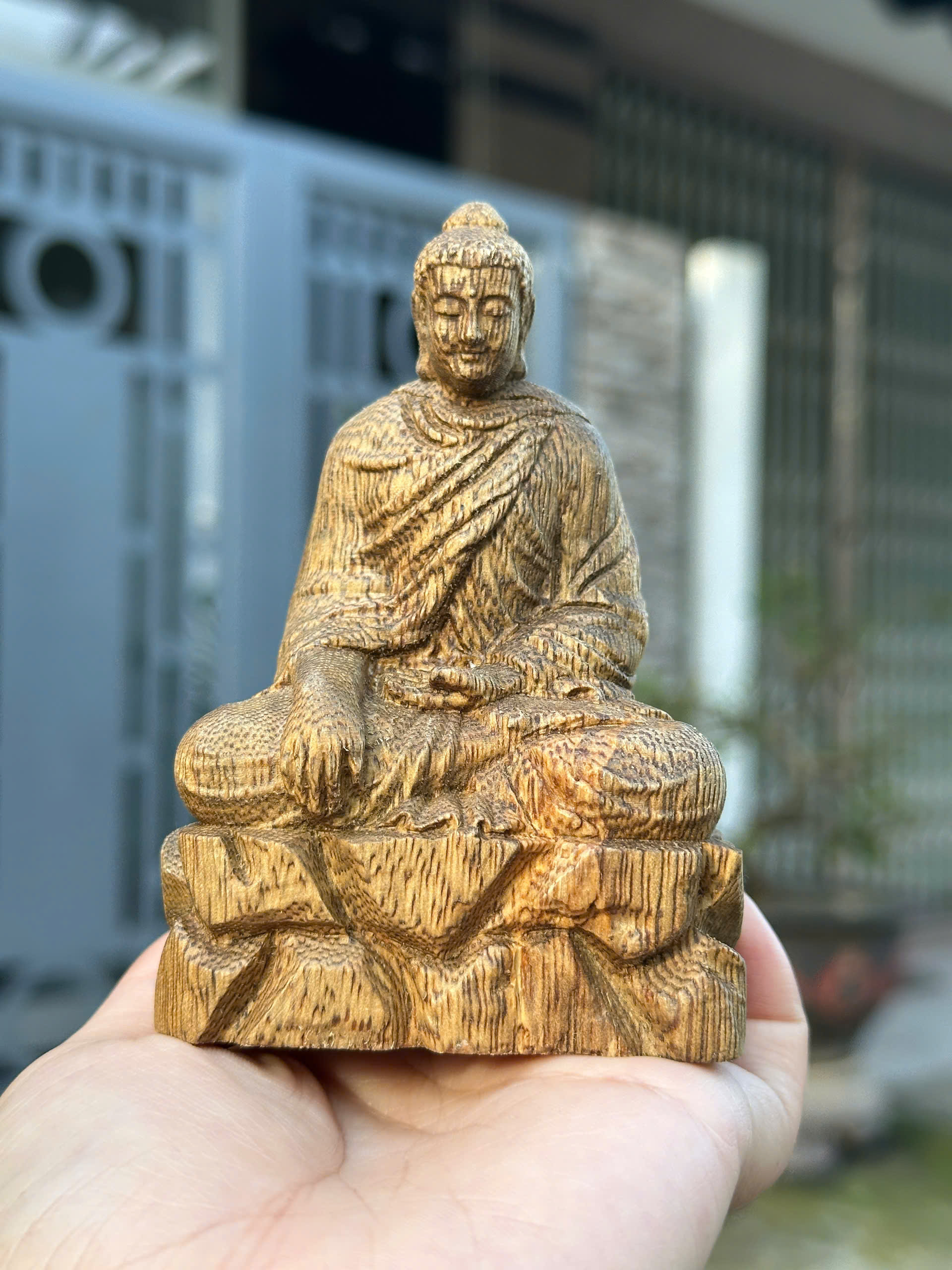 Phật thích ca trầm hương