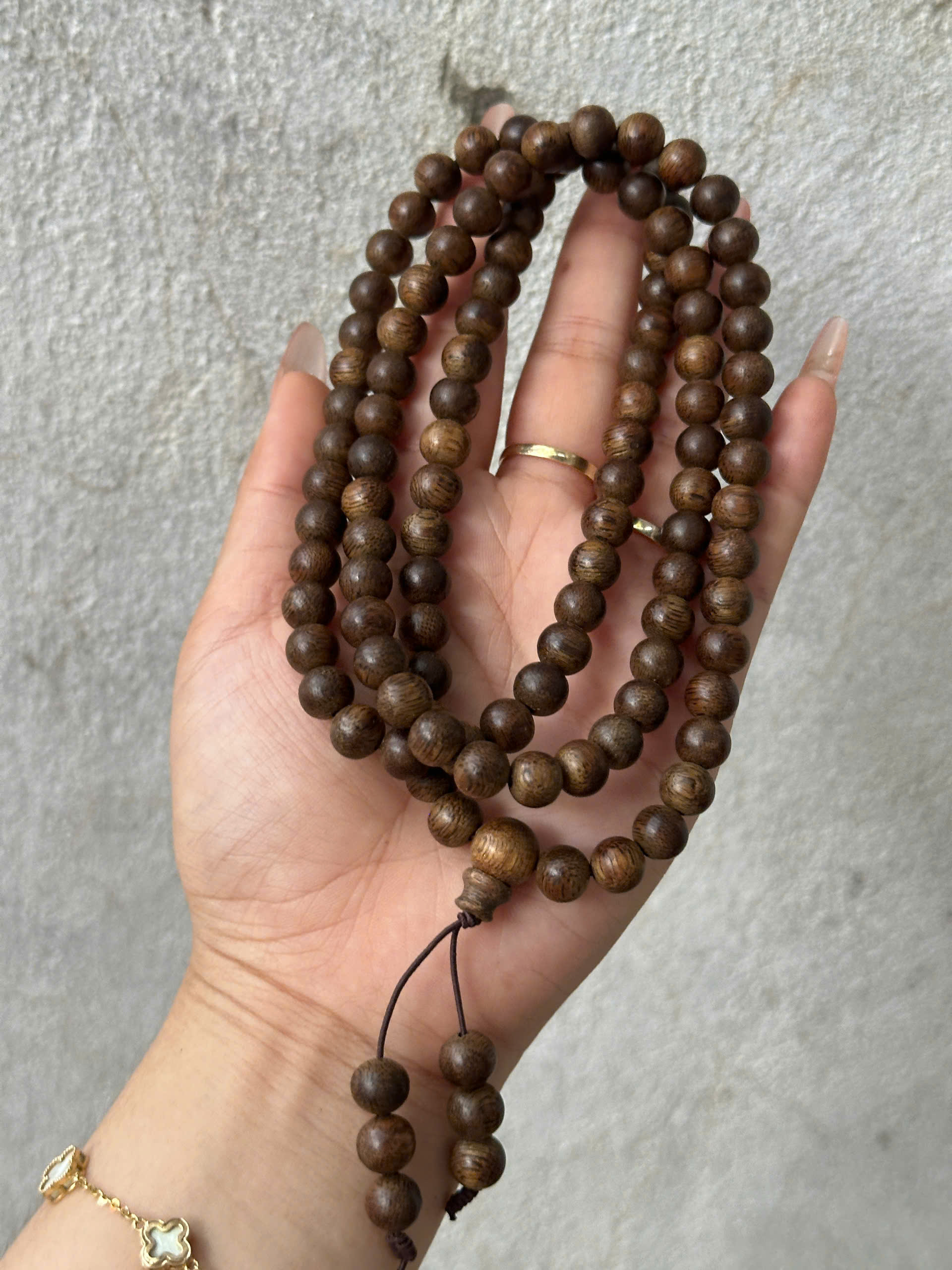 Vòng 108 hạt 8ly socola Hàng tự nhiên