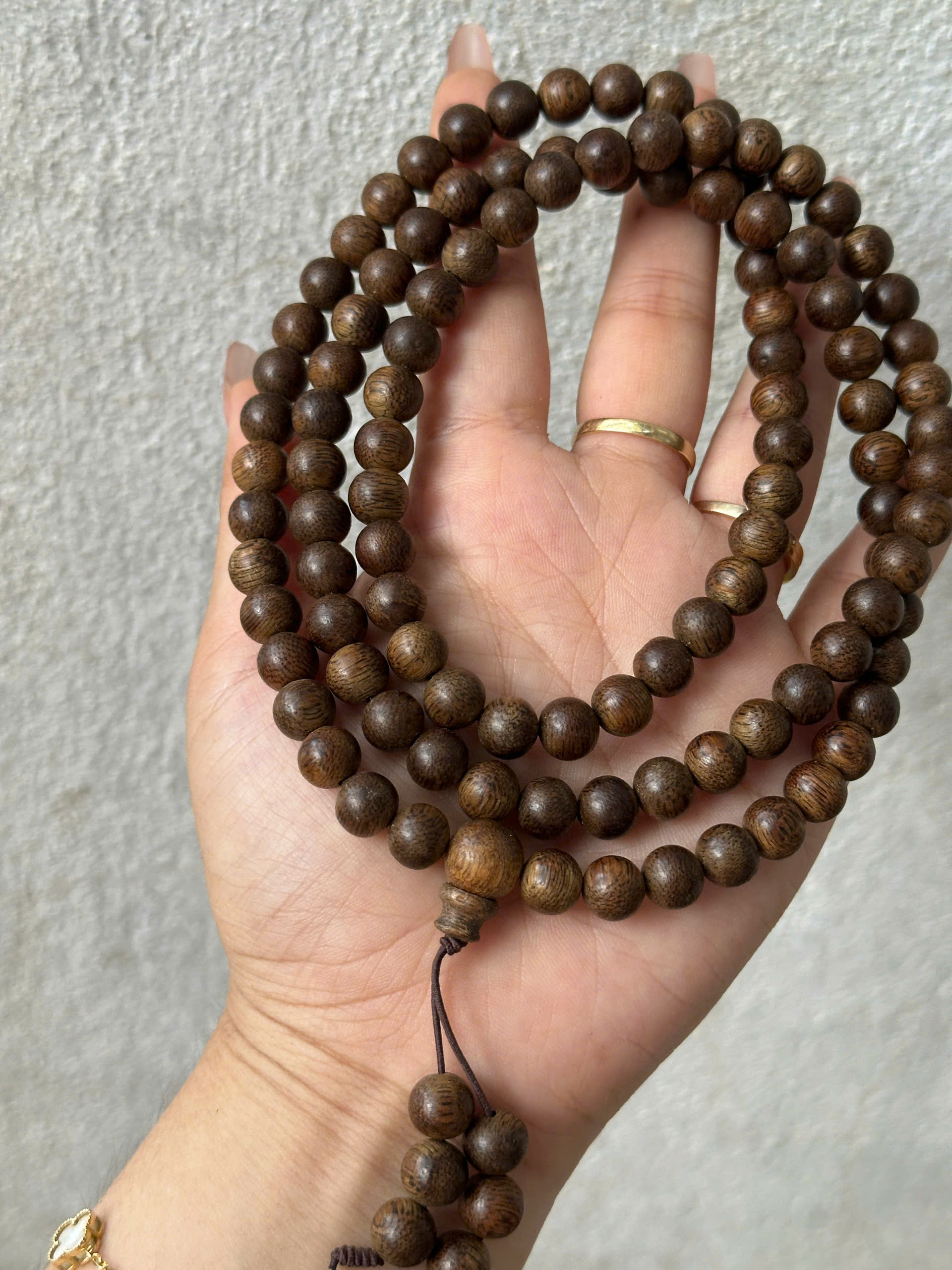 Vòng 108 hạt 8ly socola Hàng tự nhiên